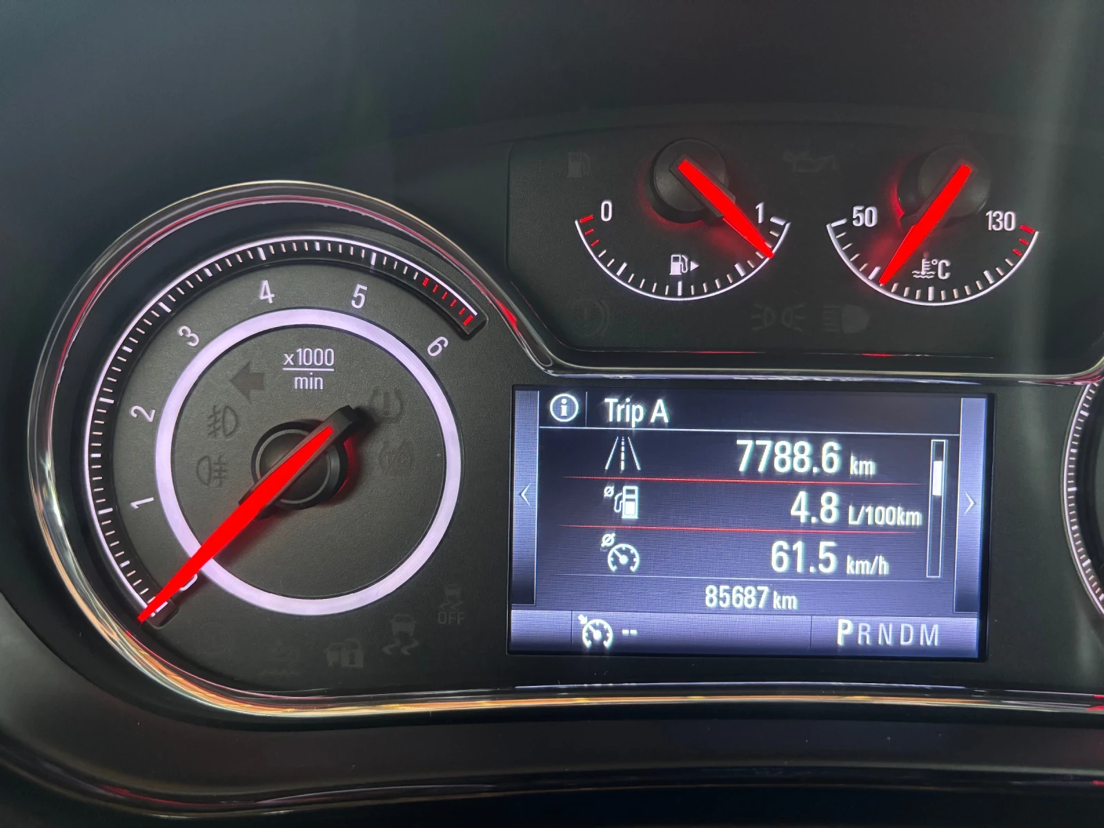 Opel Insignia, снимка 8 - Автомобили и джипове - 56655852