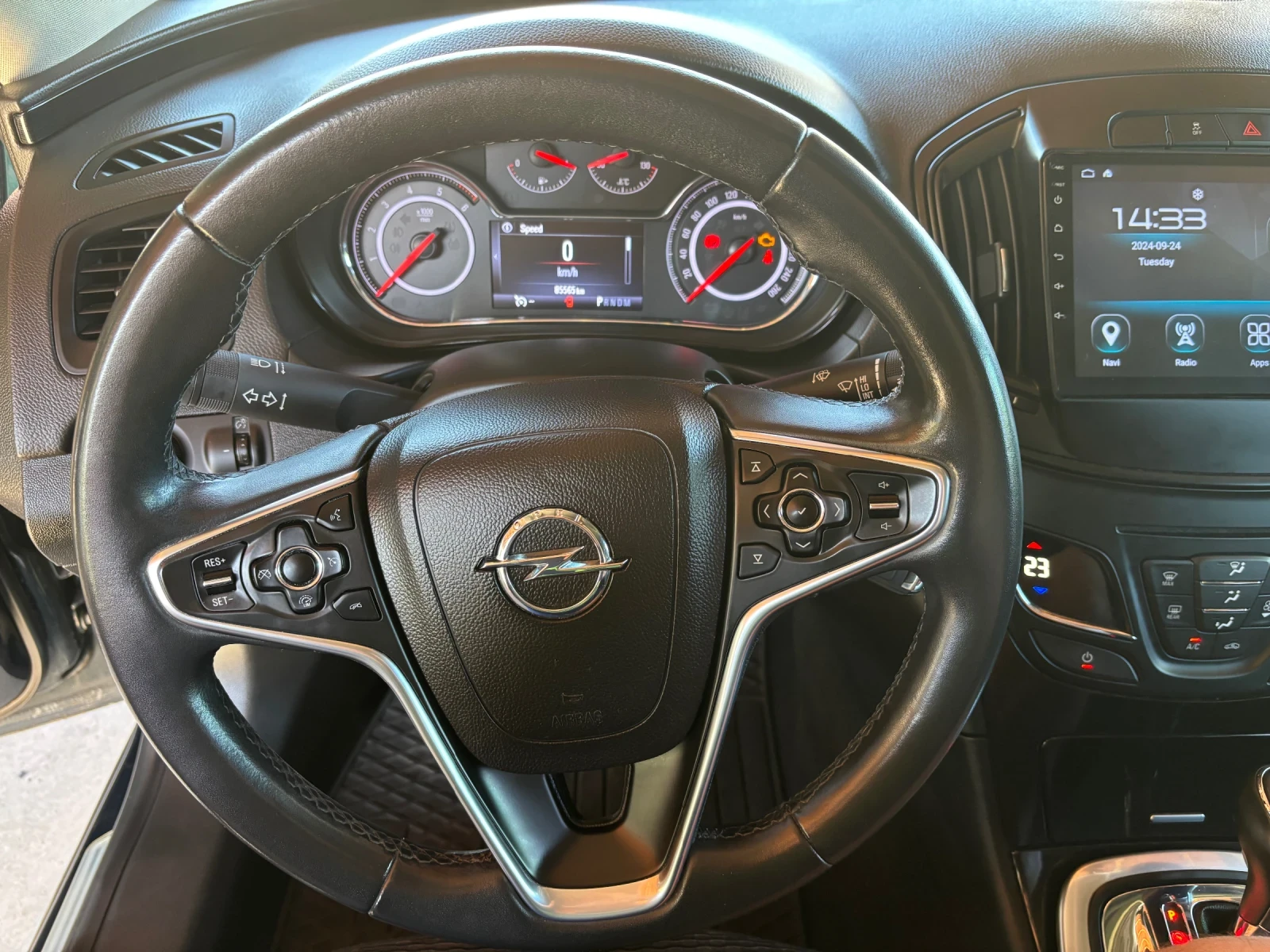 Opel Insignia, снимка 11 - Автомобили и джипове - 56133312