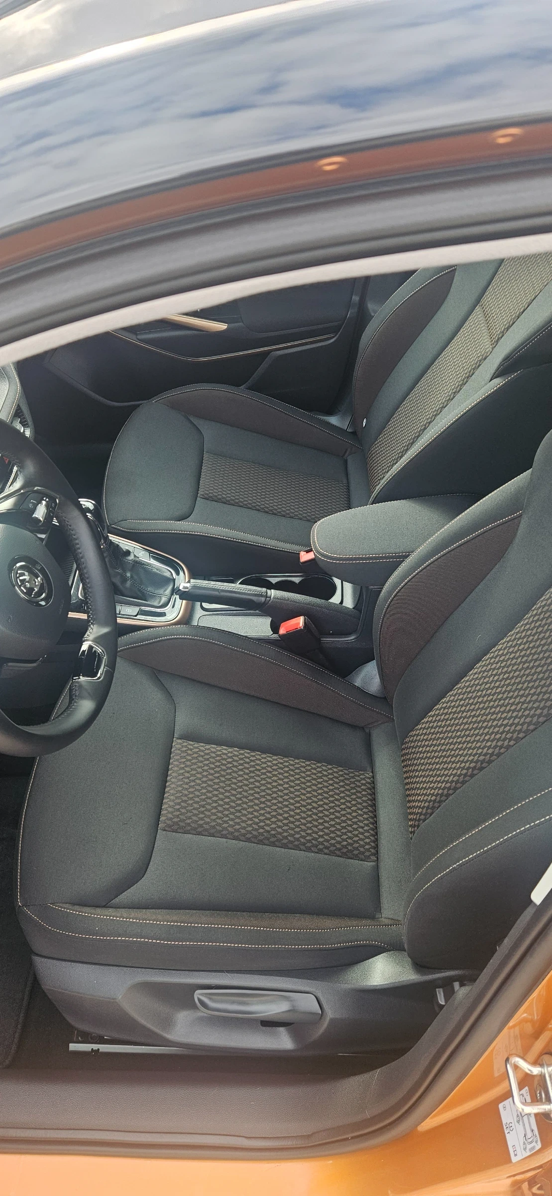 Skoda Fabia FIRST EDITION AUTOMATIC, снимка 7 - Автомобили и джипове - 56663860
