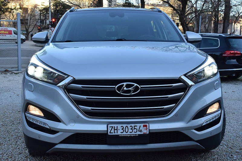 Hyundai Tucson 1.6ШВЕЙЦАРИЯ/LUX/АВТОМАТИК/КОЖА/ЛЕД/LANE ASSIST, снимка 2 - Автомобили и джипове - 48599845