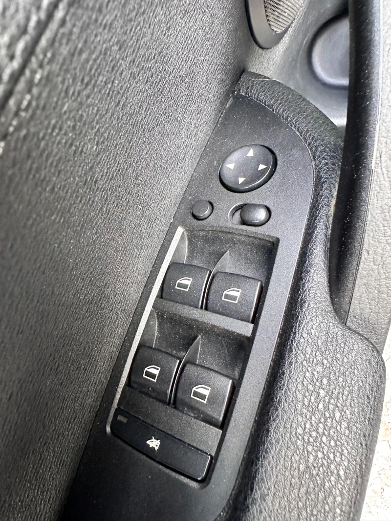 BMW X1 X-drive/НАВИ/АВТОМАТ/ПАНОРАМА, снимка 13 - Автомобили и джипове - 50068889