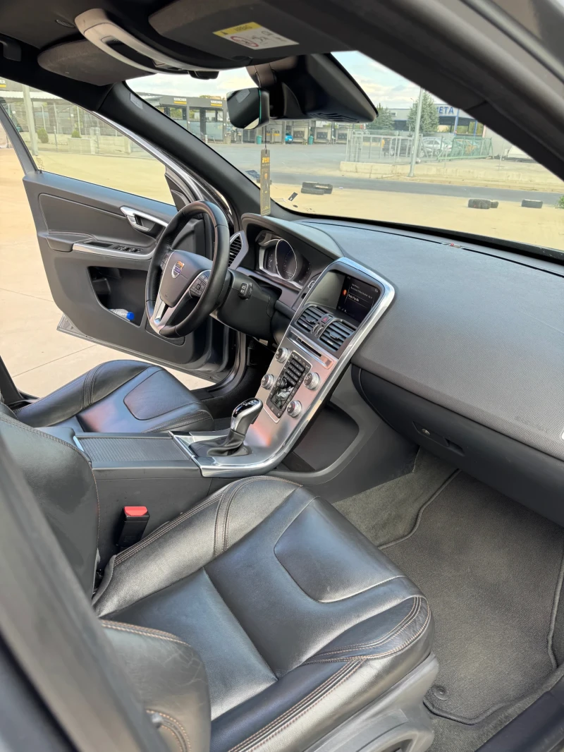 Volvo XC60 R-DESING, снимка 9 - Автомобили и джипове - 52310097
