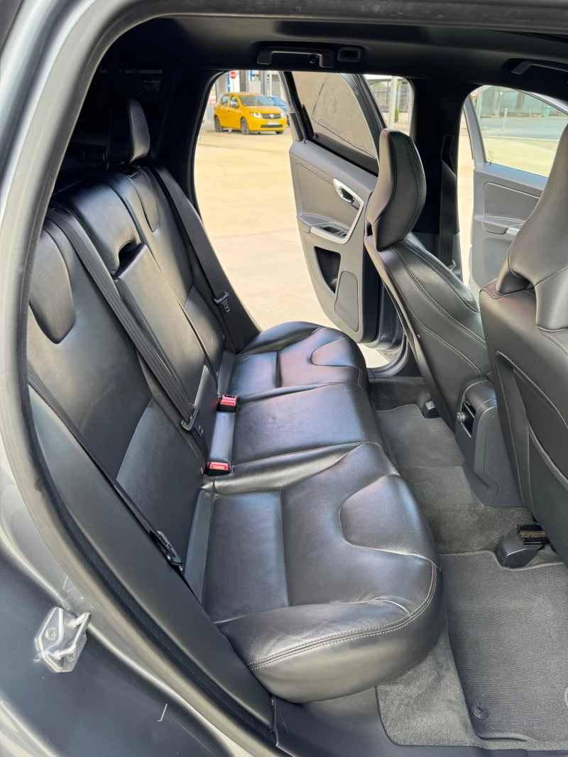 Volvo XC60 R-DESING, снимка 8 - Автомобили и джипове - 52310097