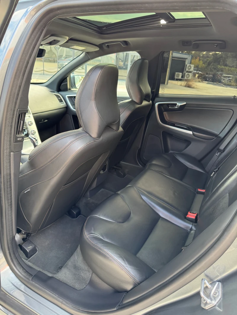 Volvo XC60 R-DESING, снимка 7 - Автомобили и джипове - 52310097