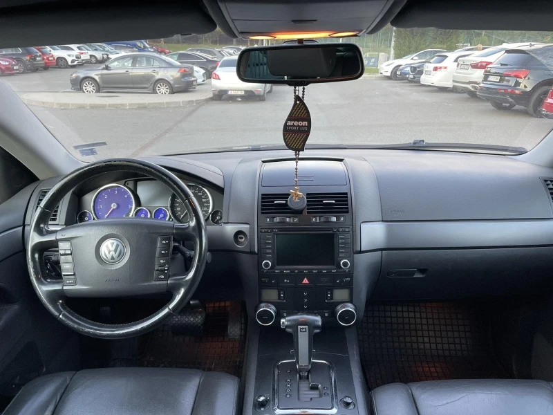 VW Touareg, снимка 6 - Автомобили и джипове - 52539037