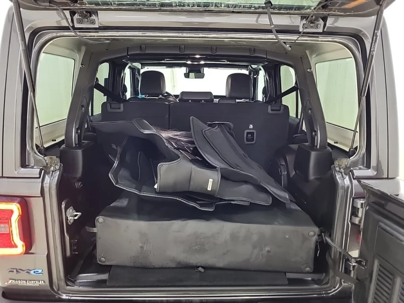 Jeep Wrangler * UNLIMITED RUBICON * CARFAX * БЕЗ ПЪРВОНАЧАЛНА ВН, снимка 16 - Автомобили и джипове - 53363221