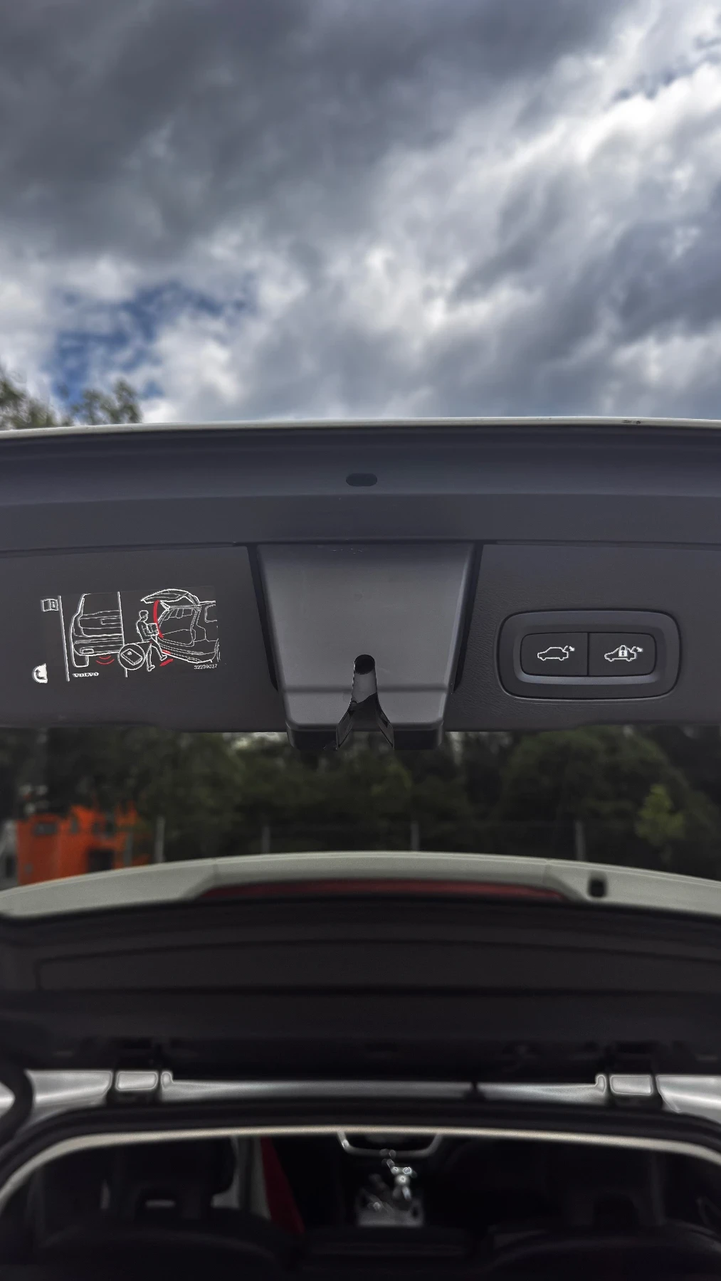 Volvo XC60 T8 Twin Engine, снимка 11 - Автомобили и джипове - 54670237