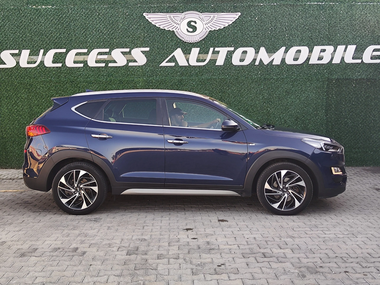 Hyundai Tucson 2.0* 360CAM* PODGREV* KRELL* LIZING, снимка 3 - Автомобили и джипове - 56137058
