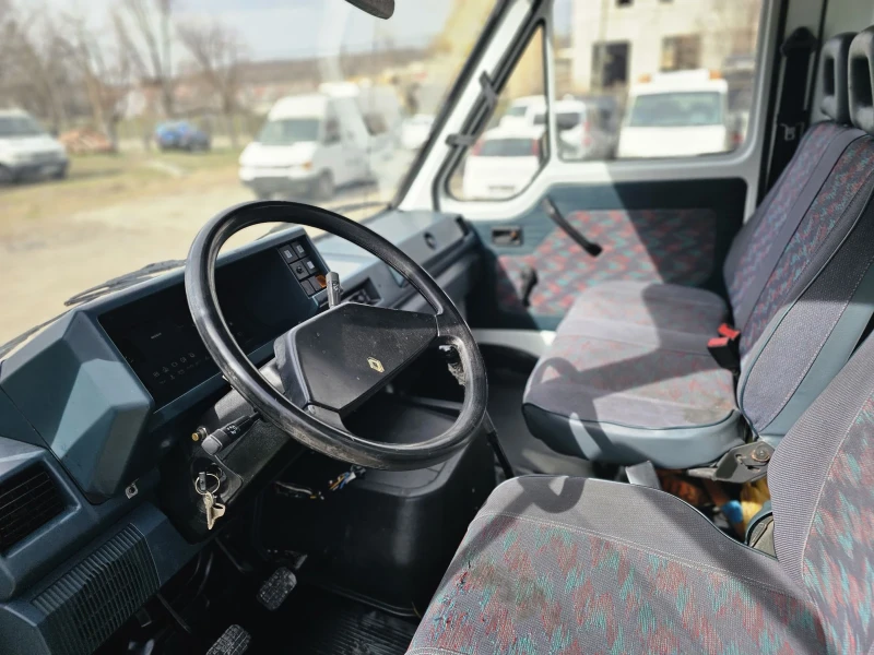 Renault B90 2.5 Италия Б кат., снимка 11 - Бусове и автобуси - 49451240