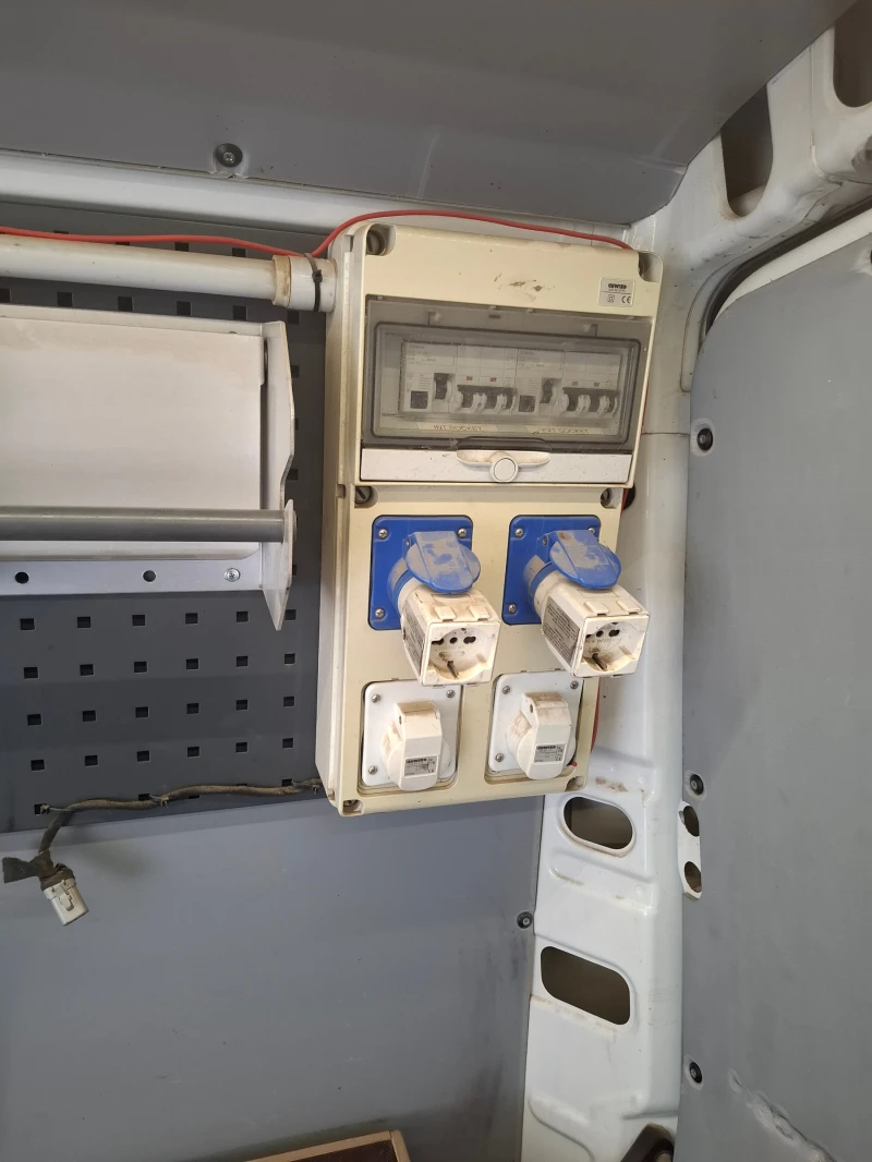 Iveco Daily 35S13V 12 mc, снимка 9 - Бусове и автобуси - 52153960