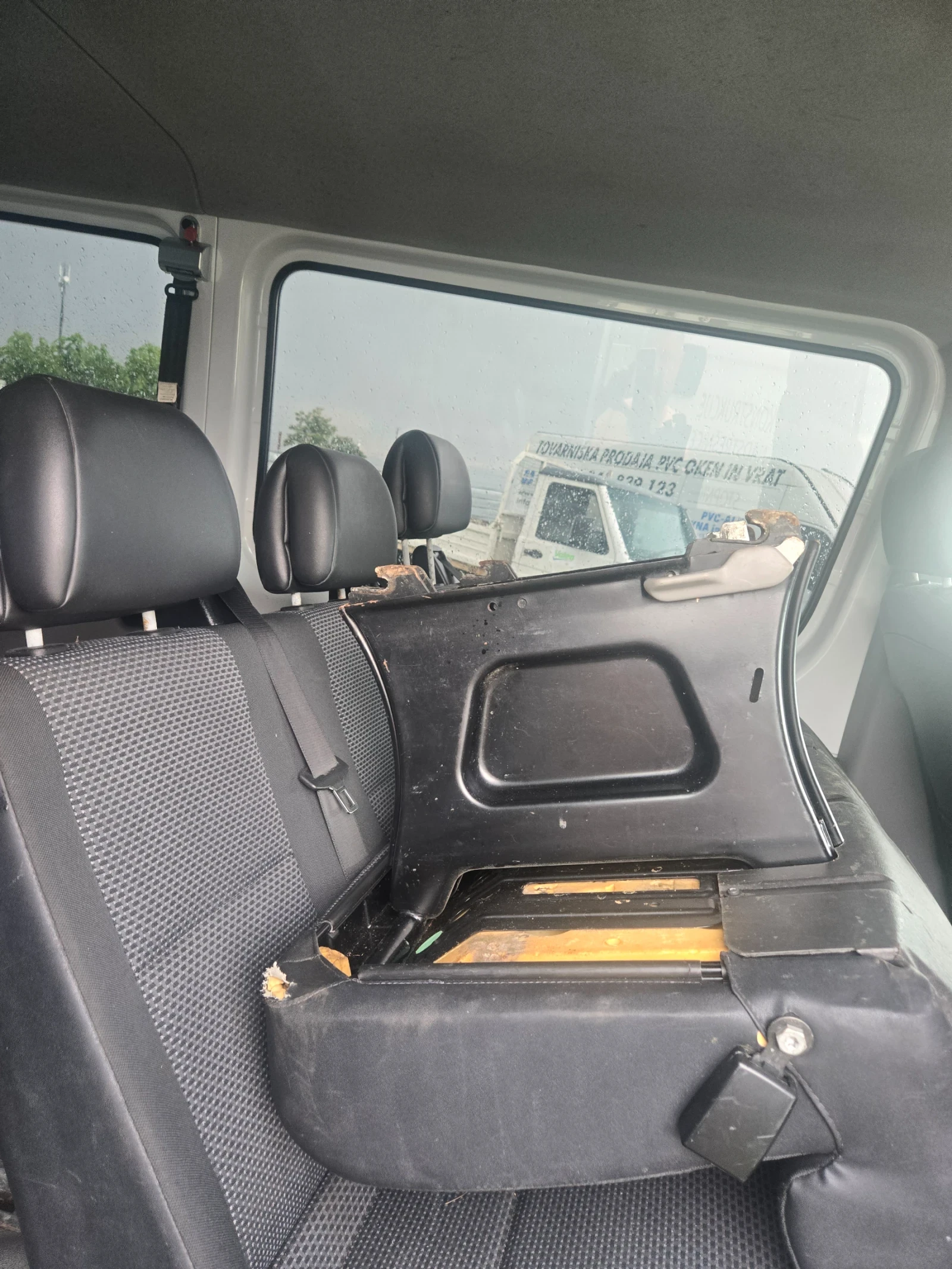 Mercedes-Benz Sprinter 313 2, 2 9местен130коня ина изплащане прес ТБИ банка , снимка 12 - Бусове и автобуси - 54519662
