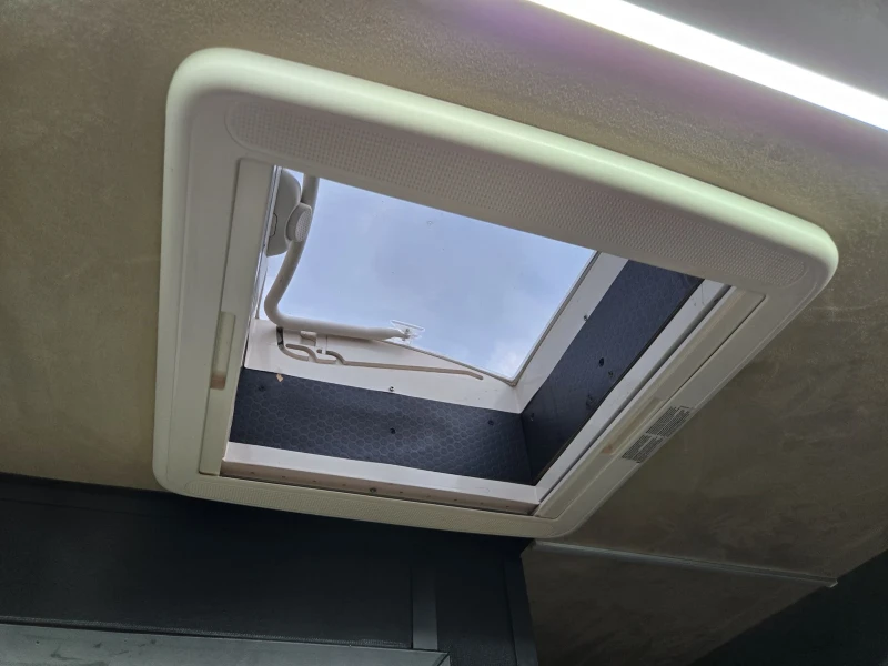 Кемпер Mercedes-Benz 316, снимка 14 - Каравани и кемпери - 50717813