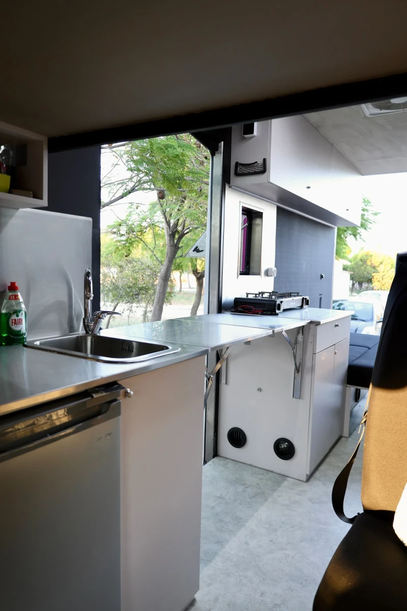 Кемпер Mercedes-Benz 316, снимка 9 - Каравани и кемпери - 50717813