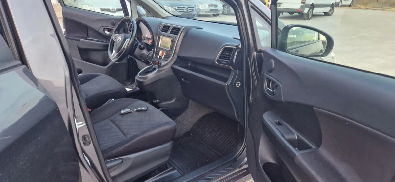 Toyota Verso S 1.33 DUAL-VVT- i  KEY LESS GO Navi Aвтоматик  EU-5, снимка 13 - Автомобили и джипове - 47281244