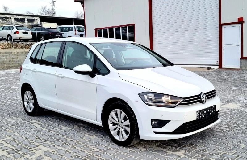 VW Golf 1.6tdi sportsvan, снимка 3 - Автомобили и джипове - 45217557