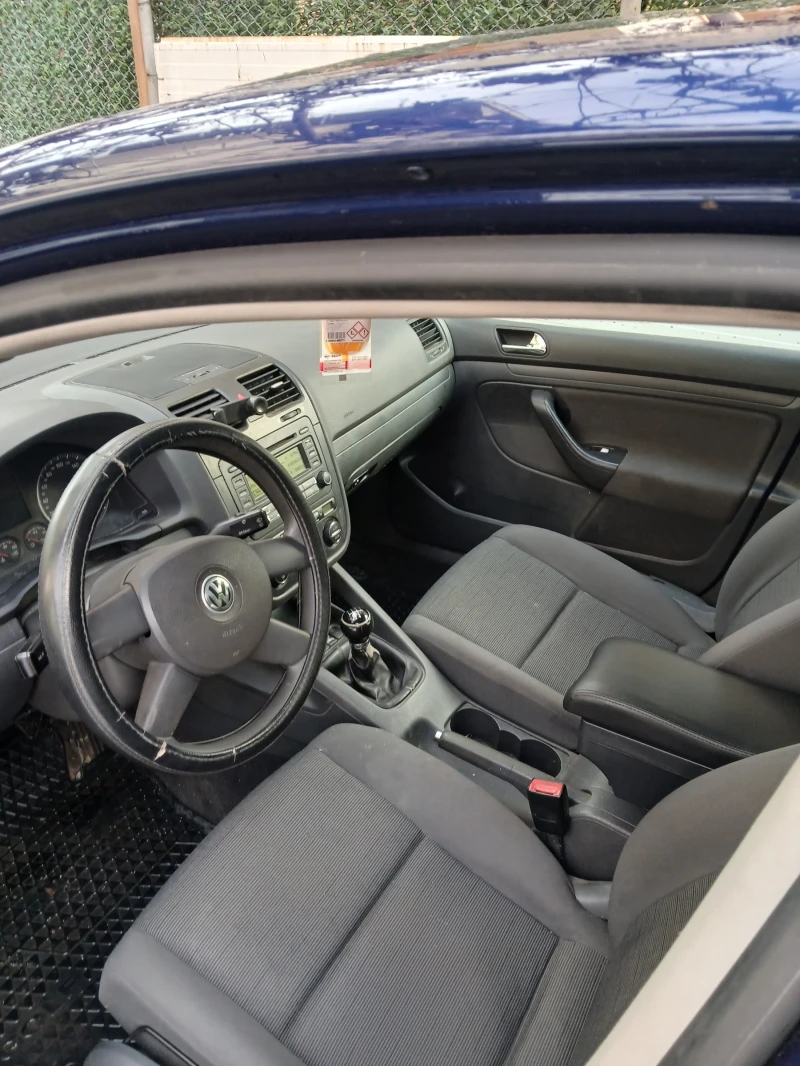 VW Golf 1.6, снимка 3 - Автомобили и джипове - 48271320