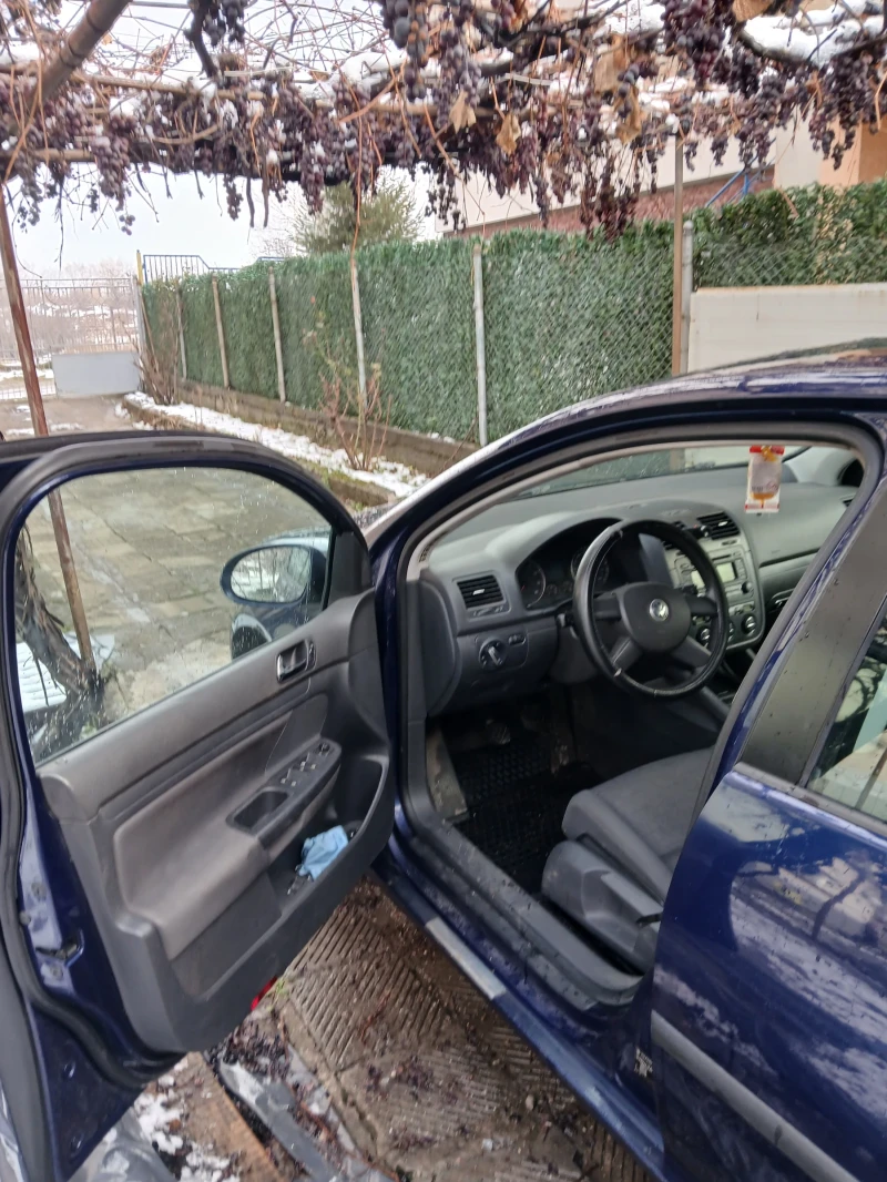 VW Golf 1.6, снимка 10 - Автомобили и джипове - 48271320