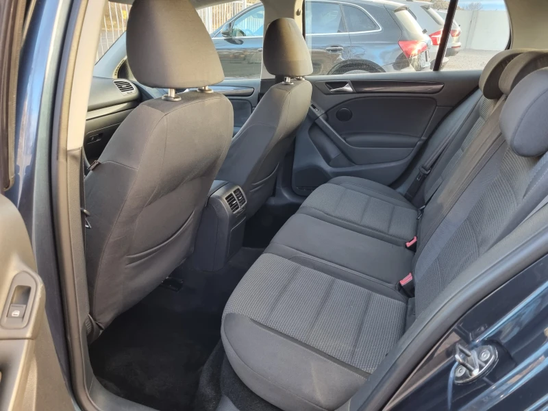 VW Golf 1.6/105KS, снимка 11 - Автомобили и джипове - 48473036