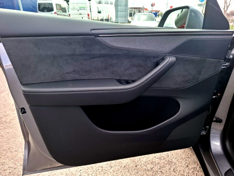 Tesla Model Y Long Range Dual Motor , снимка 11 - Автомобили и джипове - 49751535