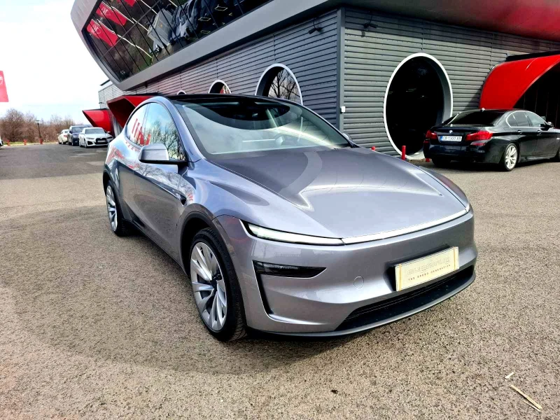 Tesla Model Y Long Range Dual Motor 