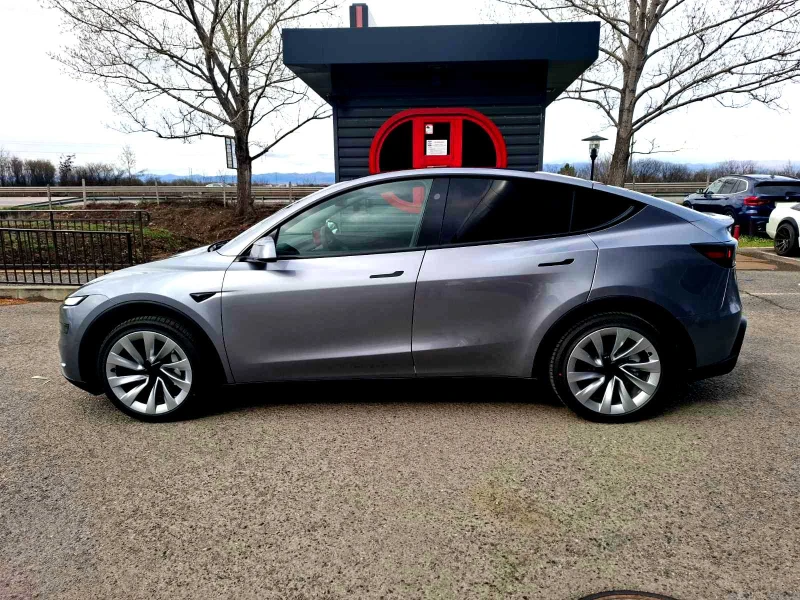 Tesla Model Y Long Range Dual Motor , снимка 4 - Автомобили и джипове - 49751535