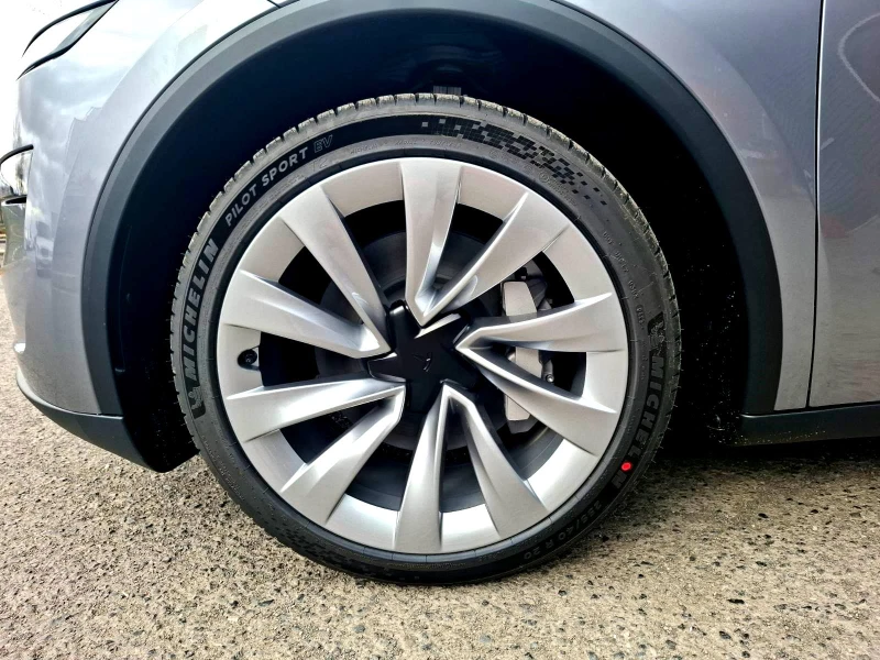 Tesla Model Y Long Range Dual Motor , снимка 8 - Автомобили и джипове - 49751535