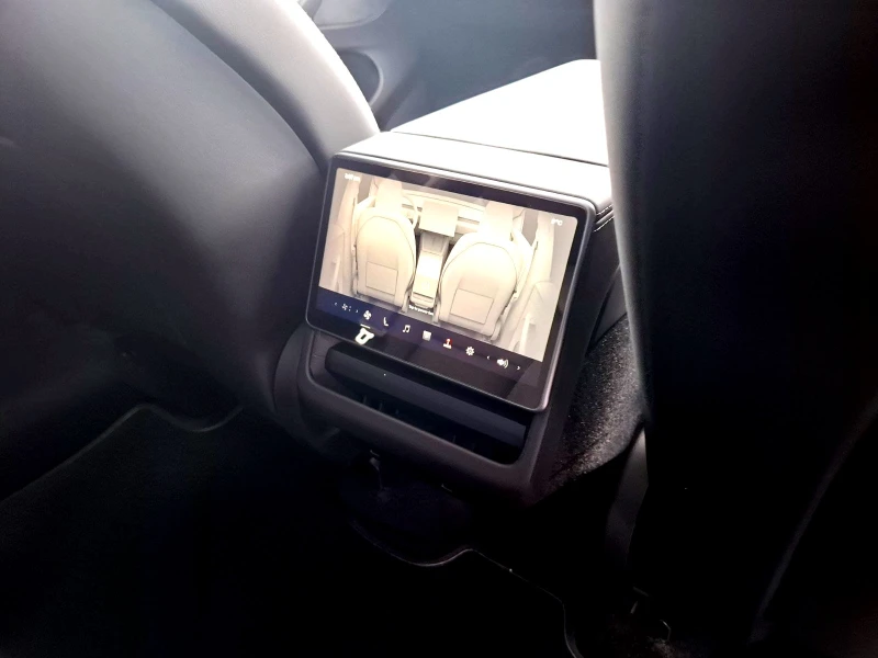 Tesla Model Y Long Range Dual Motor , снимка 16 - Автомобили и джипове - 49751535