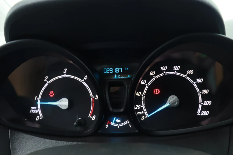 Ford Courier 1.5, снимка 9 - Автомобили и джипове - 51193283