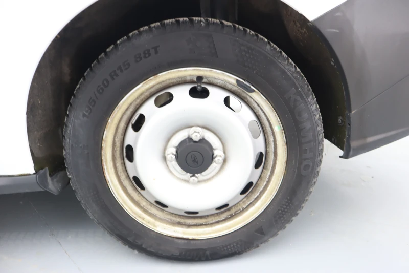 Ford Courier 1.5, снимка 14 - Автомобили и джипове - 51193283