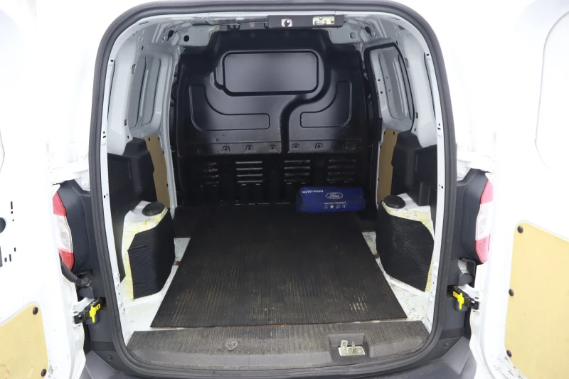 Ford Courier 1.5, снимка 15 - Автомобили и джипове - 51193283