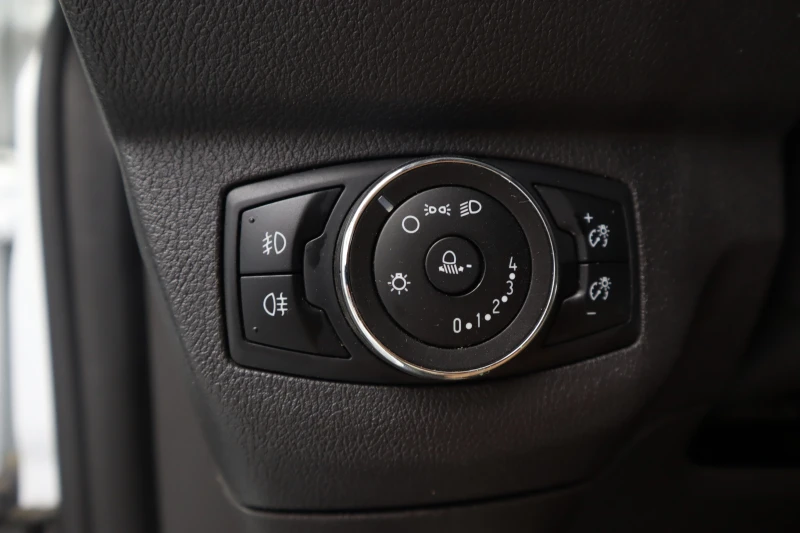 Ford Courier 1.5, снимка 12 - Автомобили и джипове - 51193283