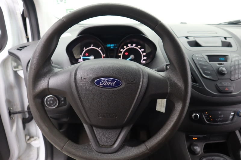 Ford Courier 1.5, снимка 10 - Автомобили и джипове - 51193283