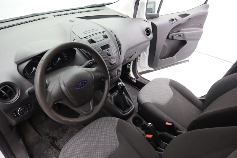 Ford Courier 1.5, снимка 8 - Автомобили и джипове - 51193283