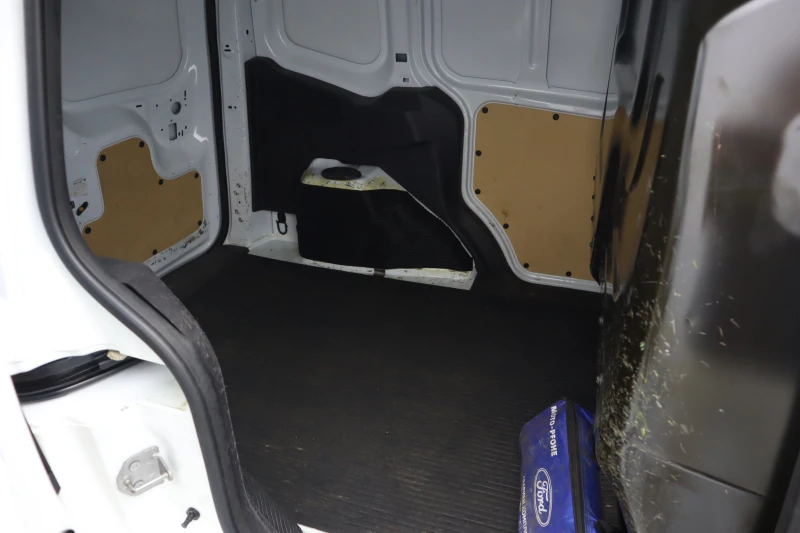 Ford Courier 1.5, снимка 16 - Автомобили и джипове - 51193283