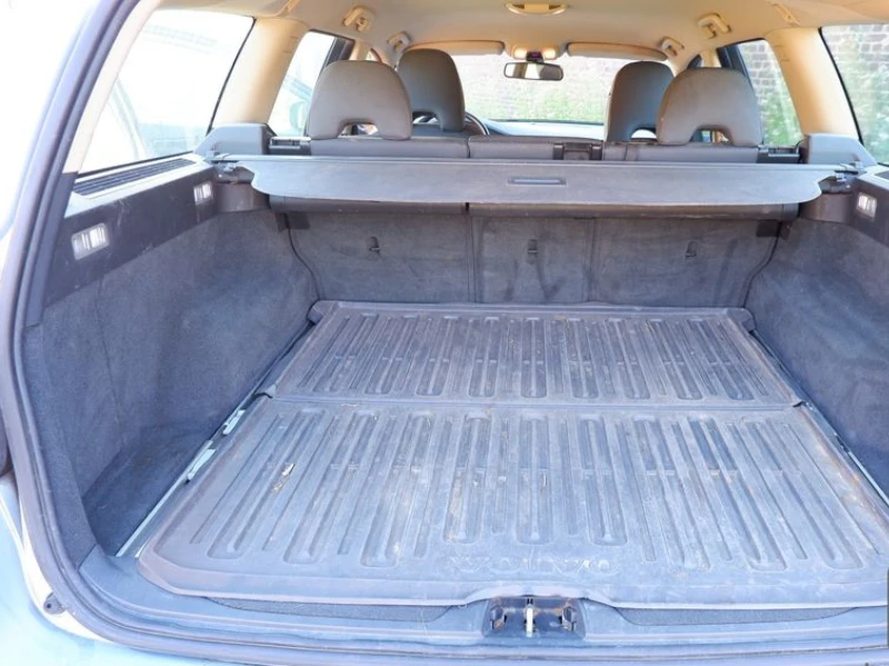 Volvo V70 2.4D, снимка 8 - Автомобили и джипове - 52562421