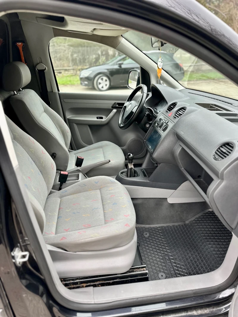 VW Caddy 1.9 TDI 105kc/ Климатик, снимка 7 - Автомобили и джипове - 52814388