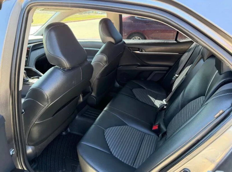 Toyota Camry, снимка 10 - Автомобили и джипове - 52837435