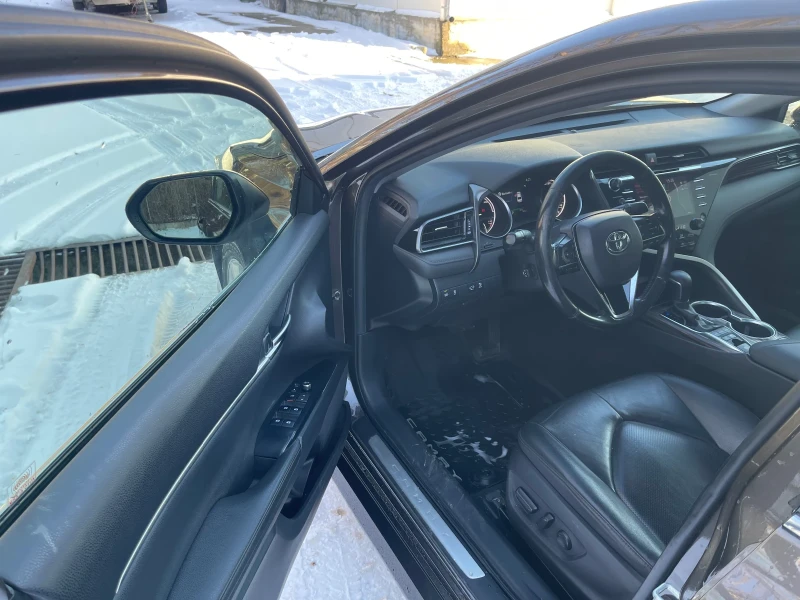 Toyota Camry Hybrid, снимка 7 - Автомобили и джипове - 53356583