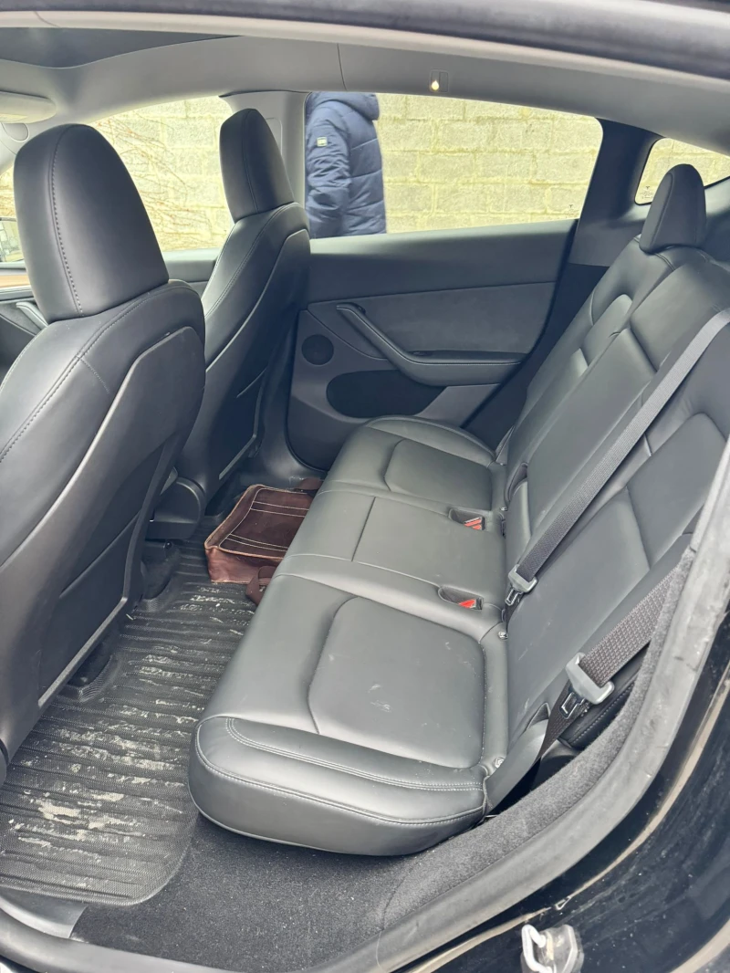 Tesla Model Y Performance Berlin с датчици, снимка 5 - Автомобили и джипове - 53362786