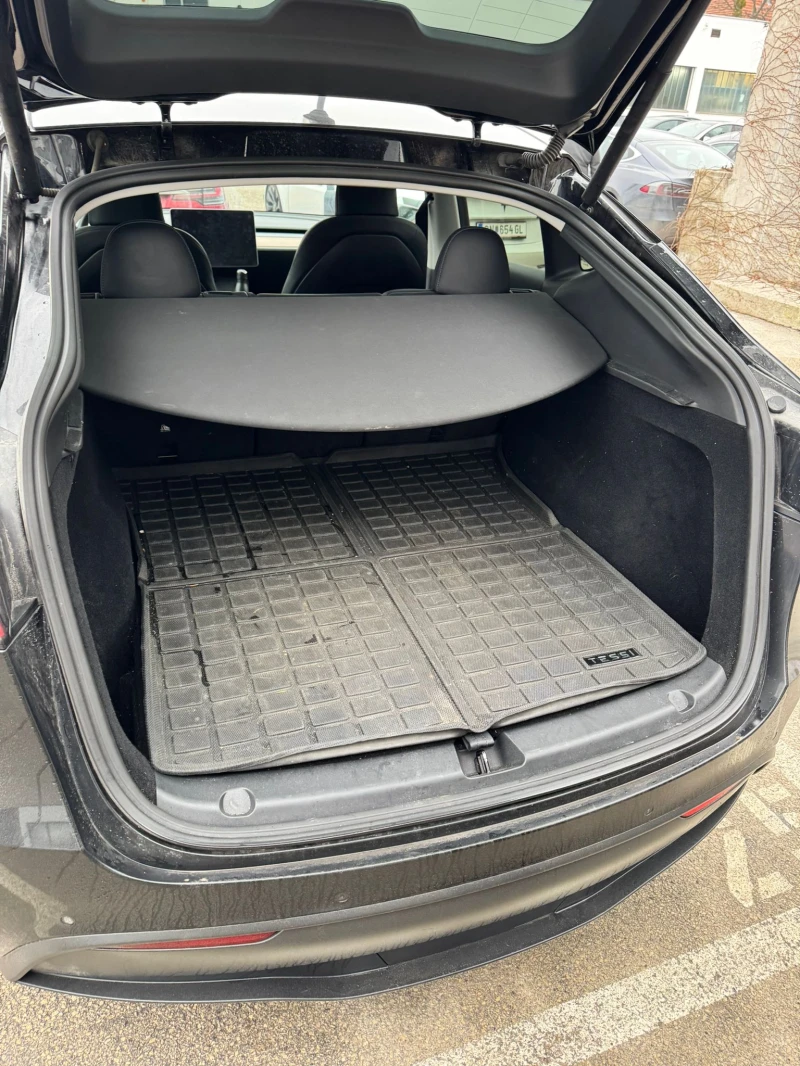 Tesla Model Y Performance Berlin с датчици, снимка 4 - Автомобили и джипове - 53362786