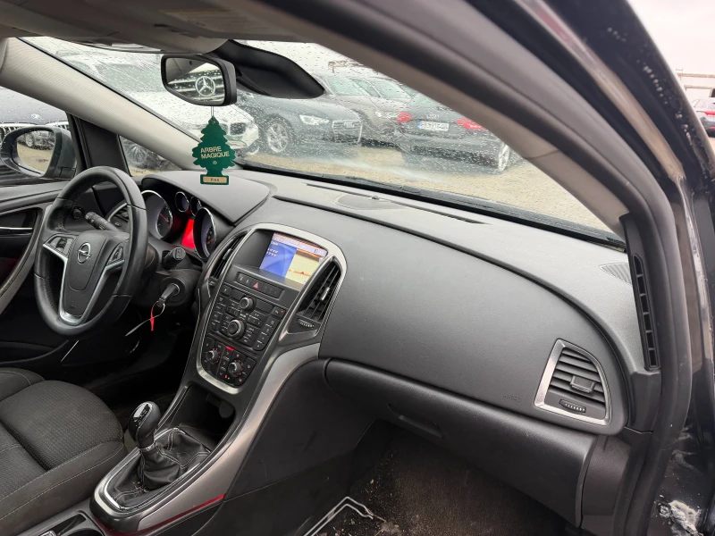 Opel Astra 1.7CDTI NAVI EURO 5, снимка 10 - Автомобили и джипове - 53510491