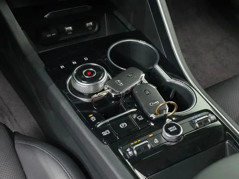 Kia K5, снимка 9 - Автомобили и джипове - 56688163