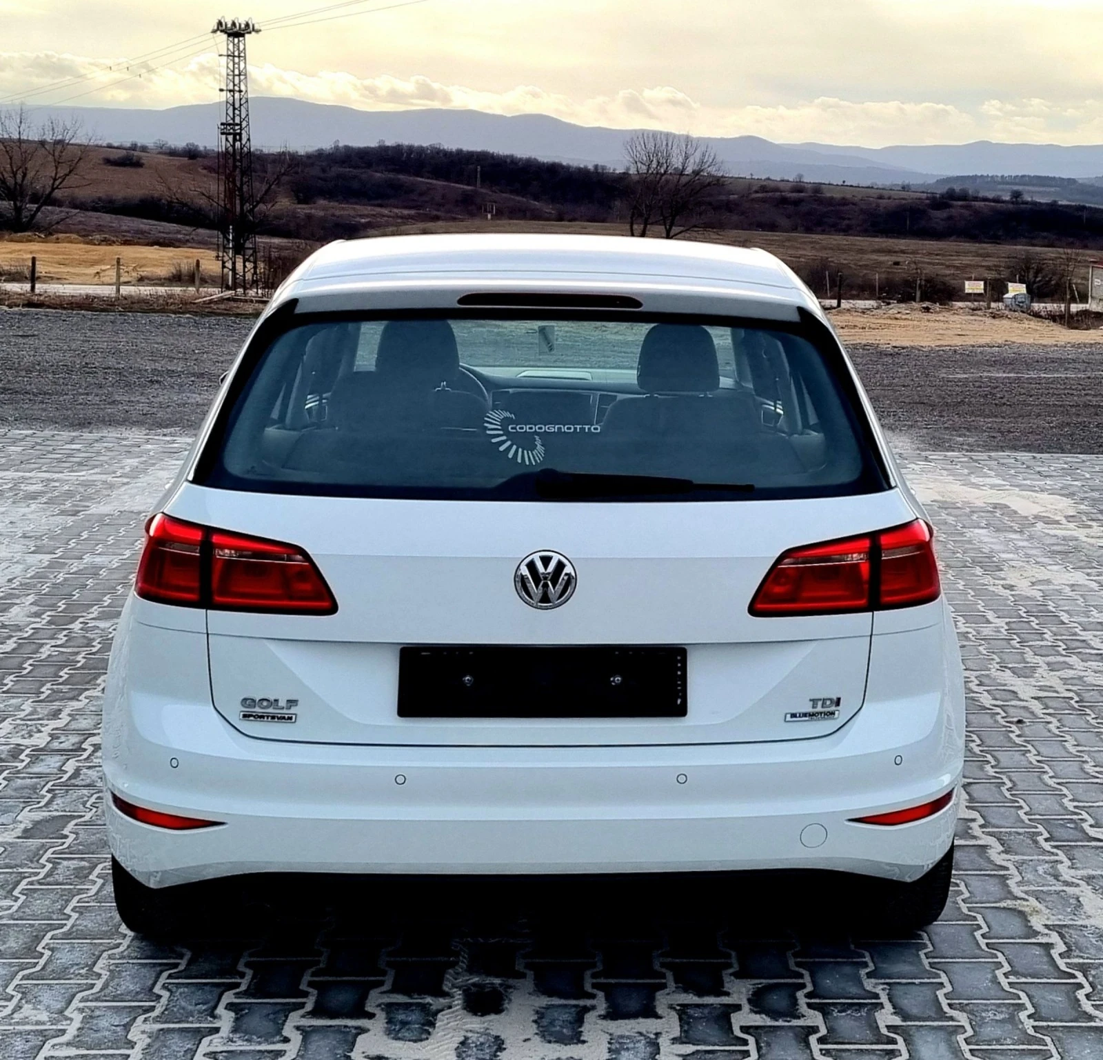 VW Golf 1.6tdi sportsvan - изображение 5