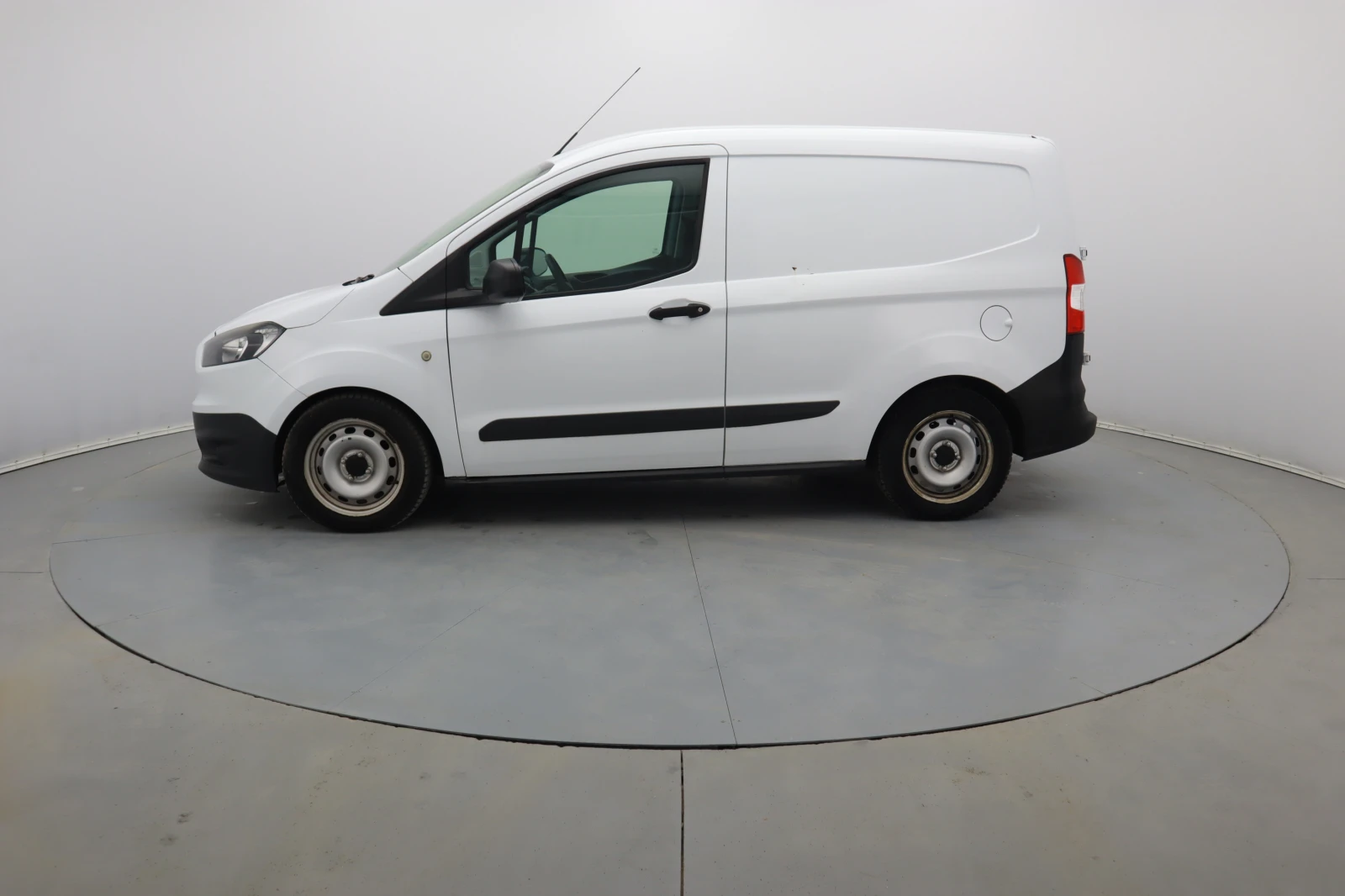 Ford Courier 1.5 - изображение 3