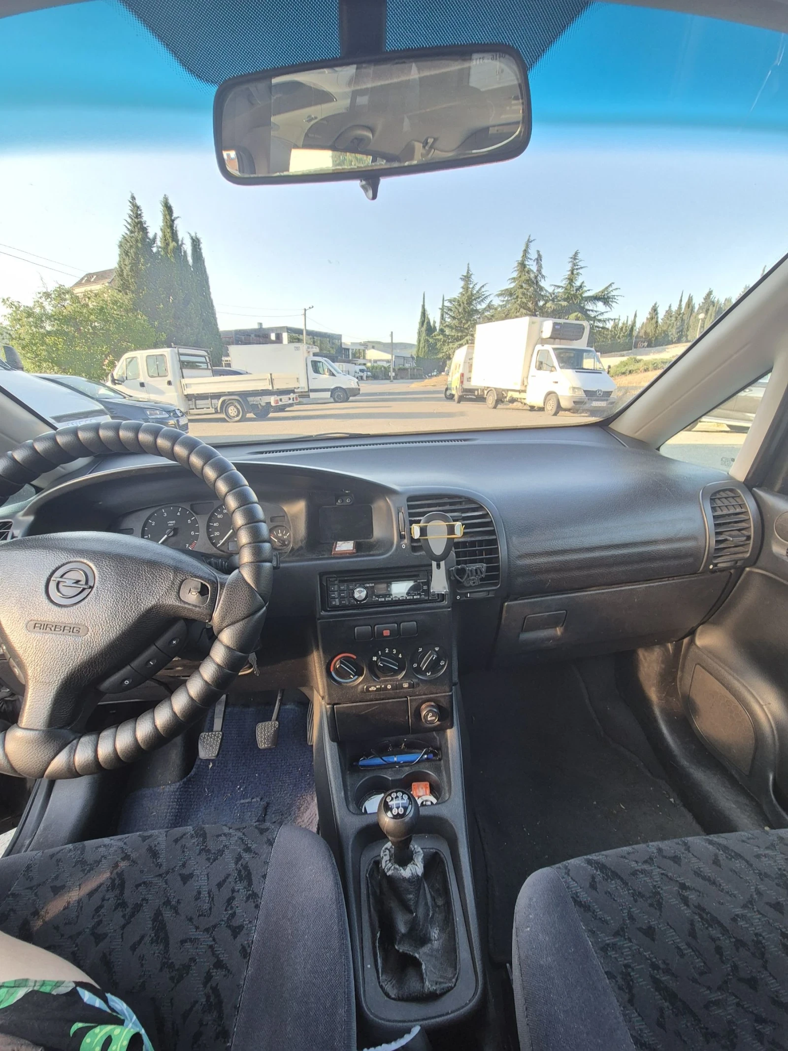 Opel Zafira  - изображение 7