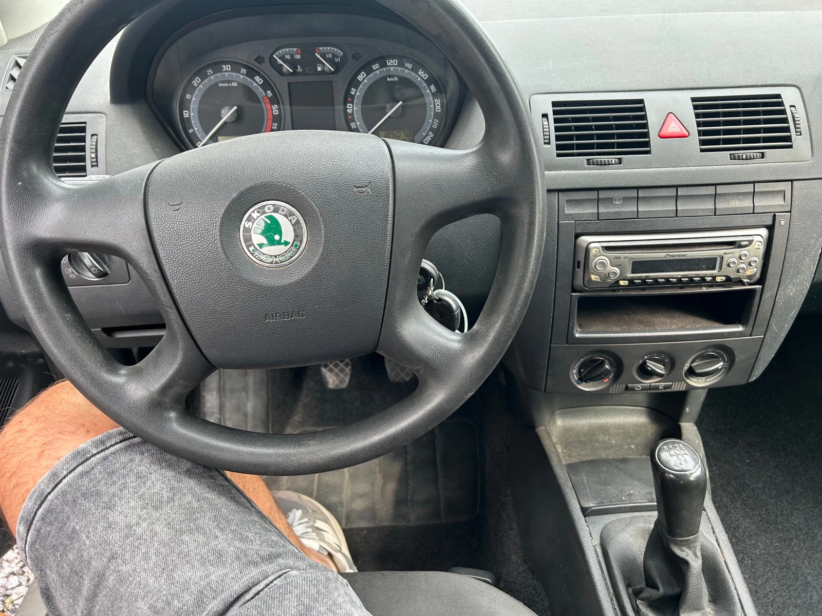 Skoda Fabia 1.4 - изображение 7