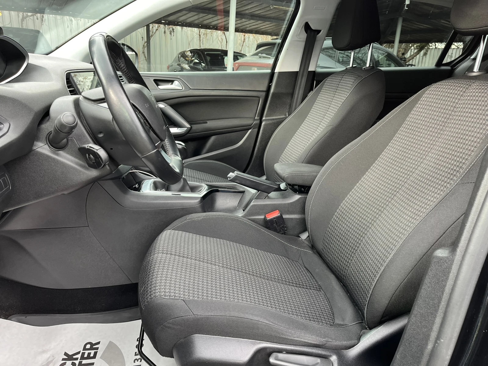 Peugeot 308 1.2 PureTech 130 BVM6 - изображение 8