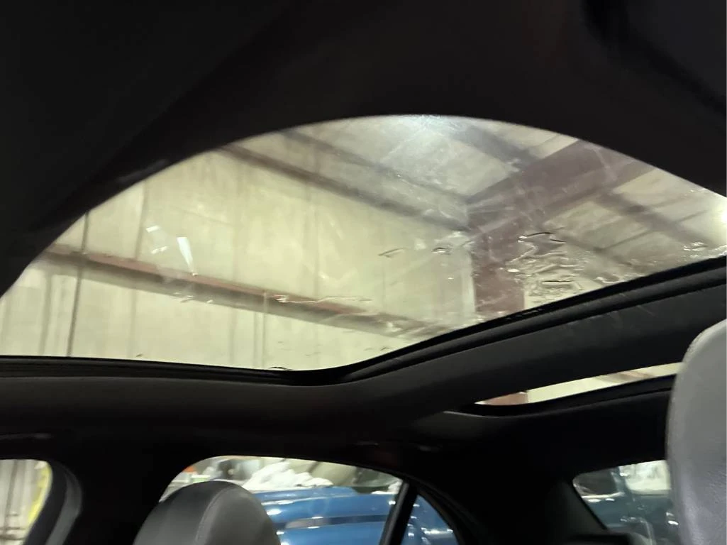 Mercedes-Benz E 300 CARFAX* ДИСТРОНИК  * МЪРТВА ТОЧКА, снимка 10 - Автомобили и джипове - 53949485