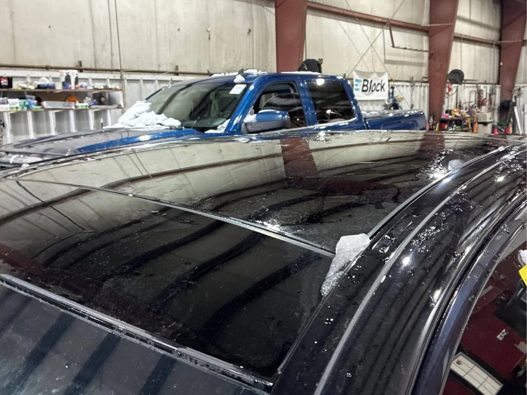 Mercedes-Benz E 300 CARFAX* ДИСТРОНИК  * МЪРТВА ТОЧКА, снимка 9 - Автомобили и джипове - 53949485