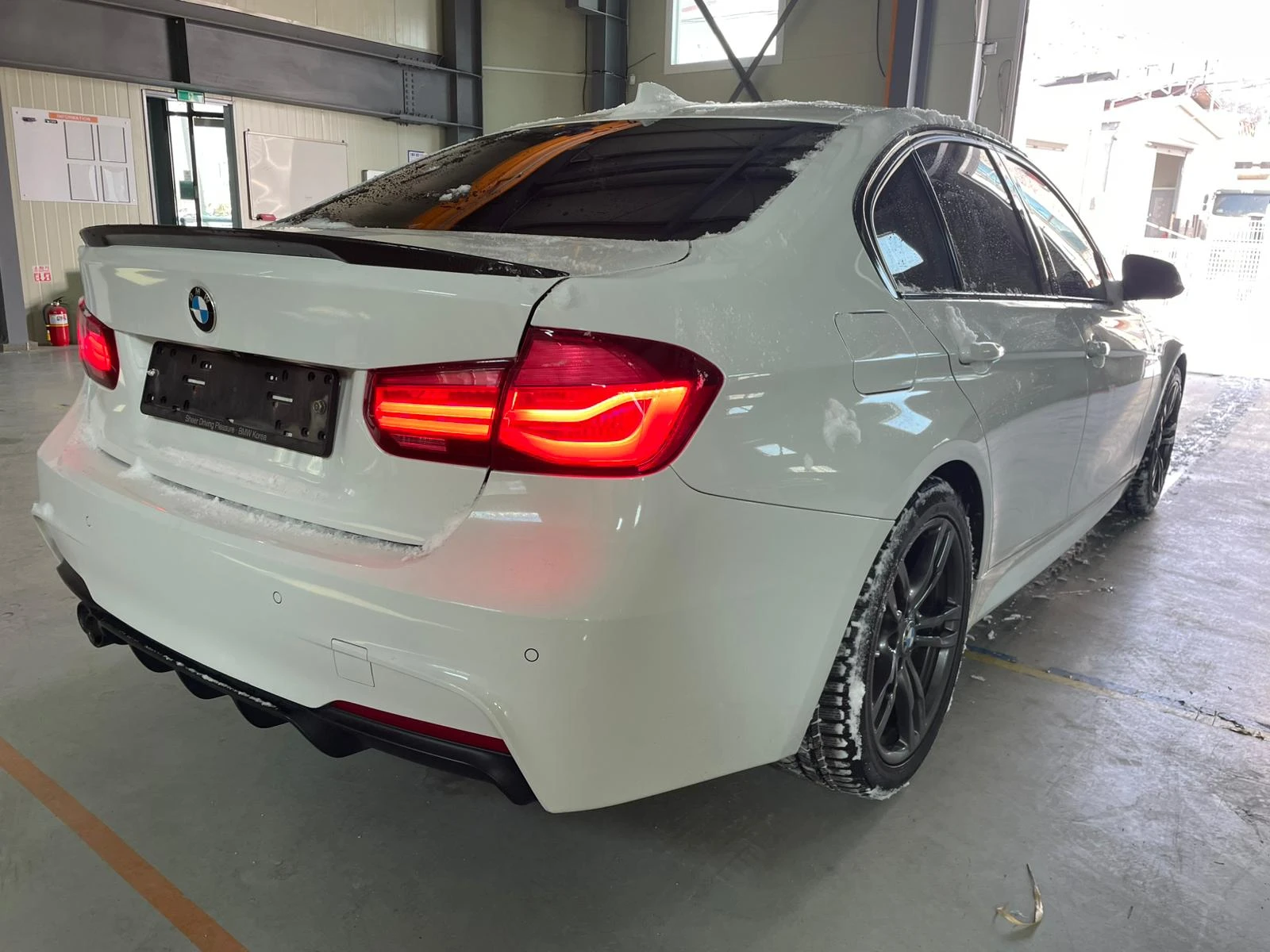 BMW 320 d RWD B47 LCI (FaceLift) ! M Pack !, снимка 6 - Автомобили и джипове - 54139884